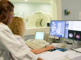 Lhospital Sant Joan disposa de l'equipament necessari -gammacàmera i PET-CT- per realitzar una tomografia.