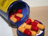 Los pacientes que fueron tratados con antibióticos no presentaron una mejora significativa respecto al resto. / Wikimedia Commons