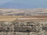 Imatge actual d'Orce sobre sediments producte de l'evaporació del llac.